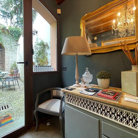 Le Camere Di Bsuites Affittacamere Parma Kültér fotó