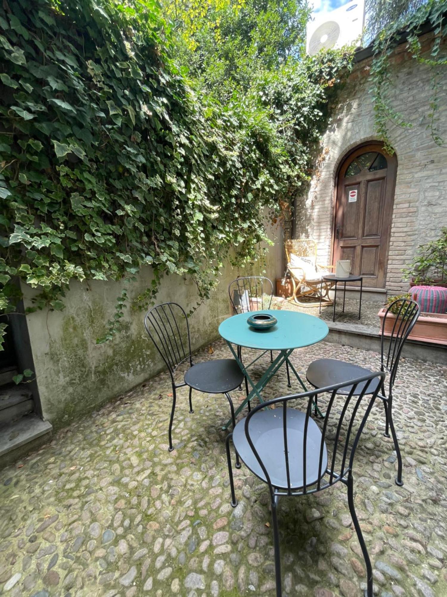 Le Camere Di Bsuites Affittacamere Parma Kültér fotó