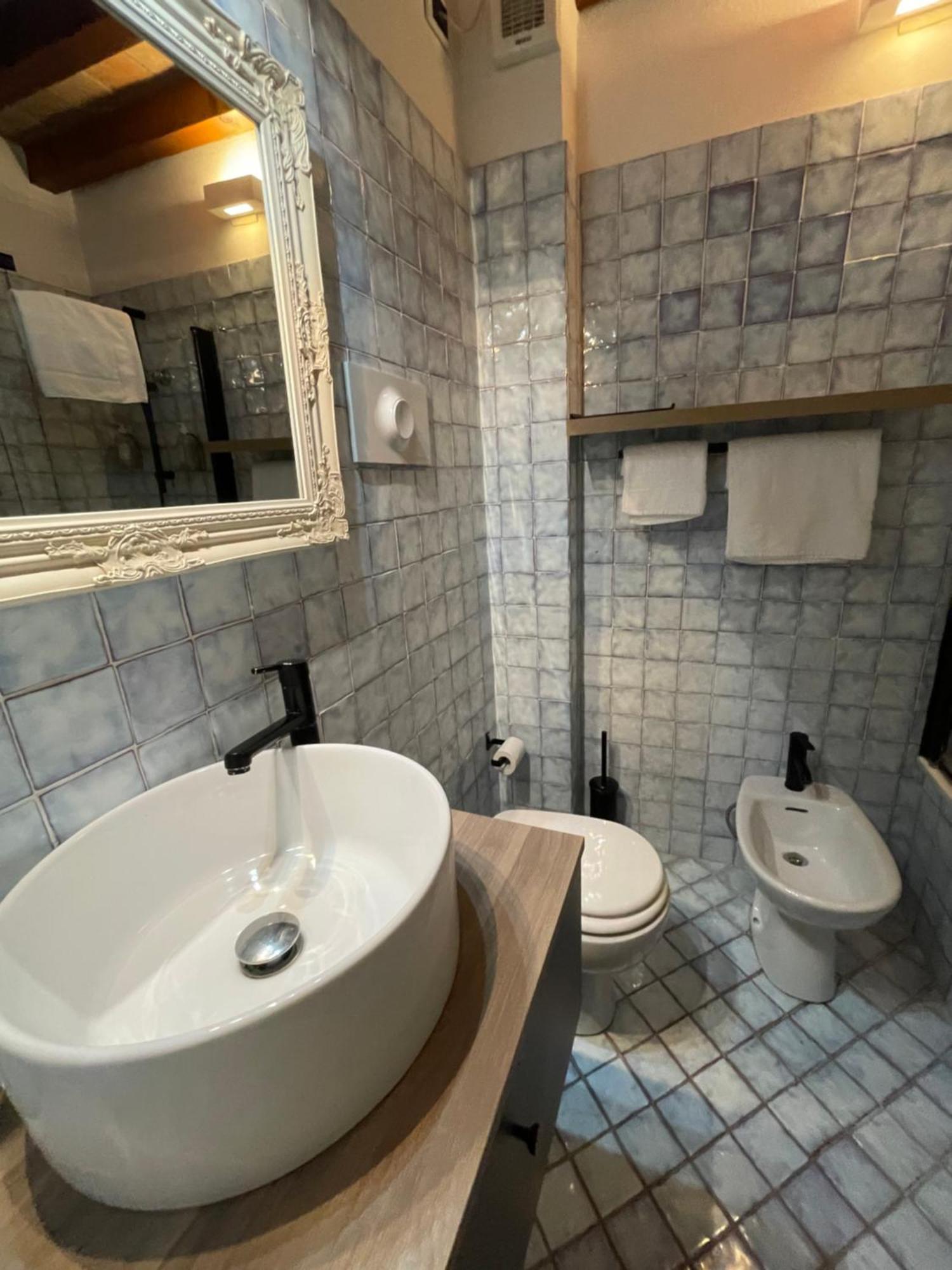 Le Camere Di Bsuites Affittacamere Parma Szoba fotó