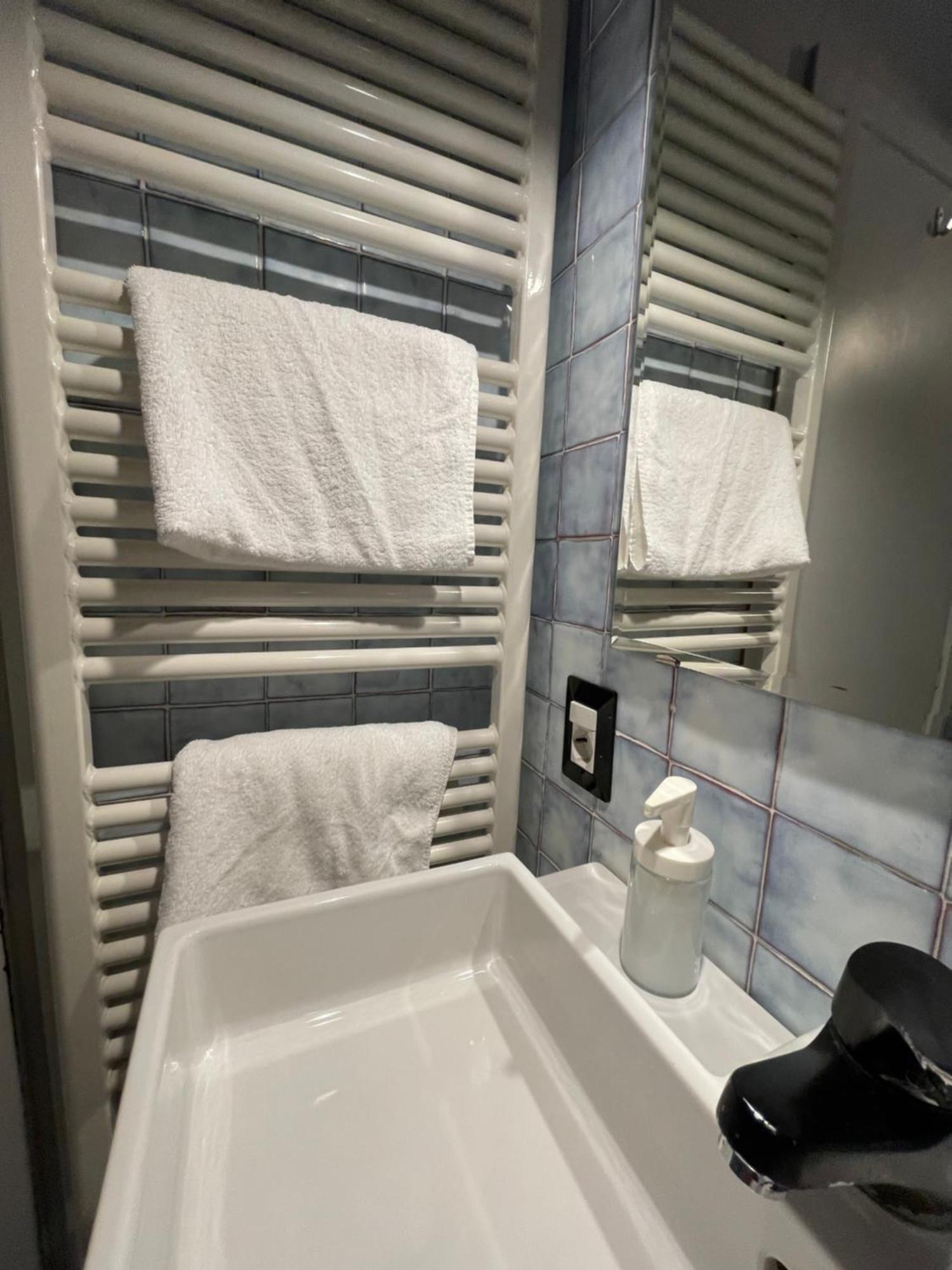 Le Camere Di Bsuites Affittacamere Parma Kültér fotó
