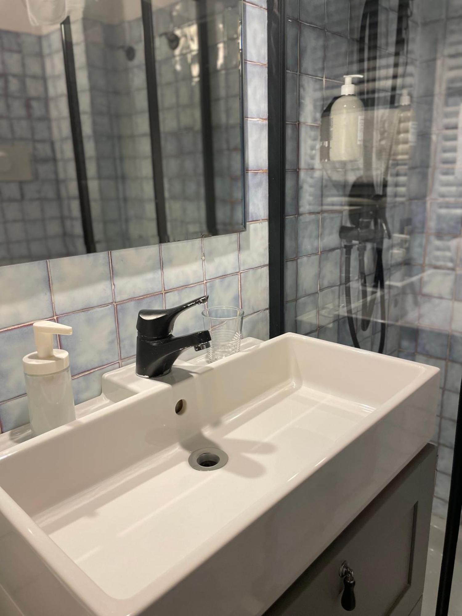 Le Camere Di Bsuites Affittacamere Parma Kültér fotó